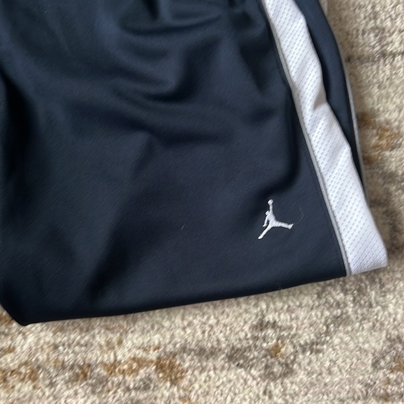 Air Jordan Men Sweatpants (XL) - Picture 5 of 10